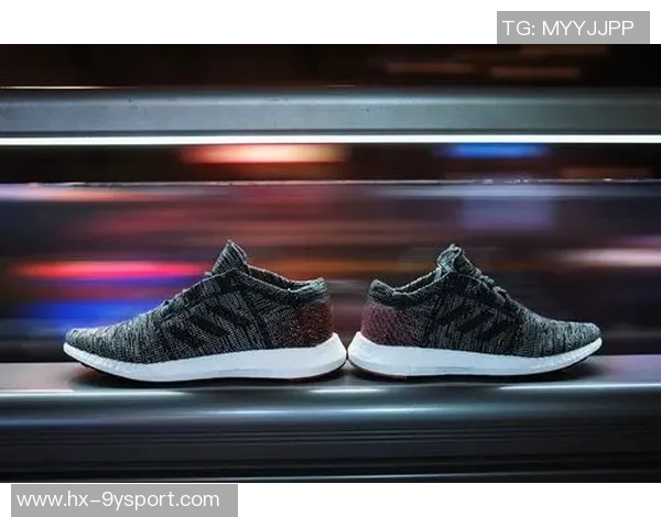 阿迪达斯足球鞋传奇之路：从经典到创新引领球场风潮